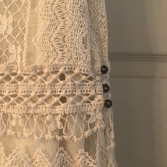 Boutique lace tank - Picture 5 of 5